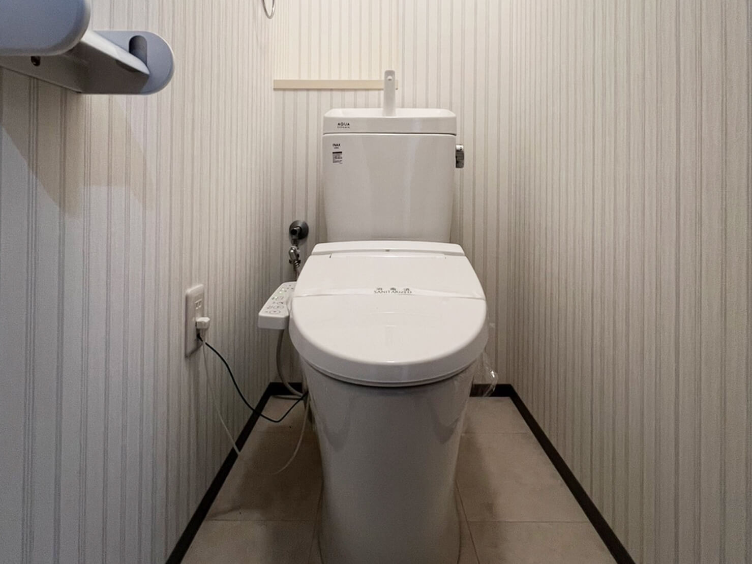 1階と2階に設置のトイレは最新の便器ですごく綺麗です